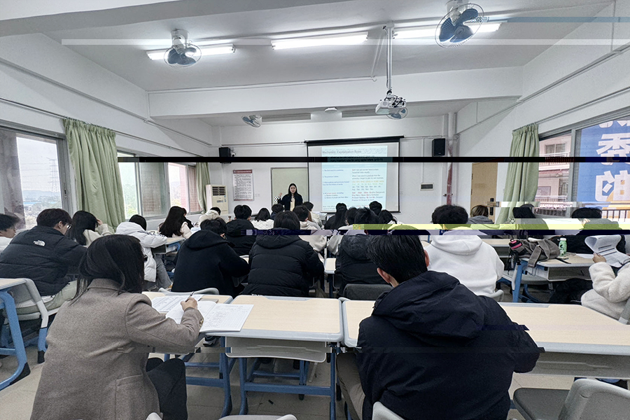 “開學第一課”：學院領導深入課堂聽課評課.jpg