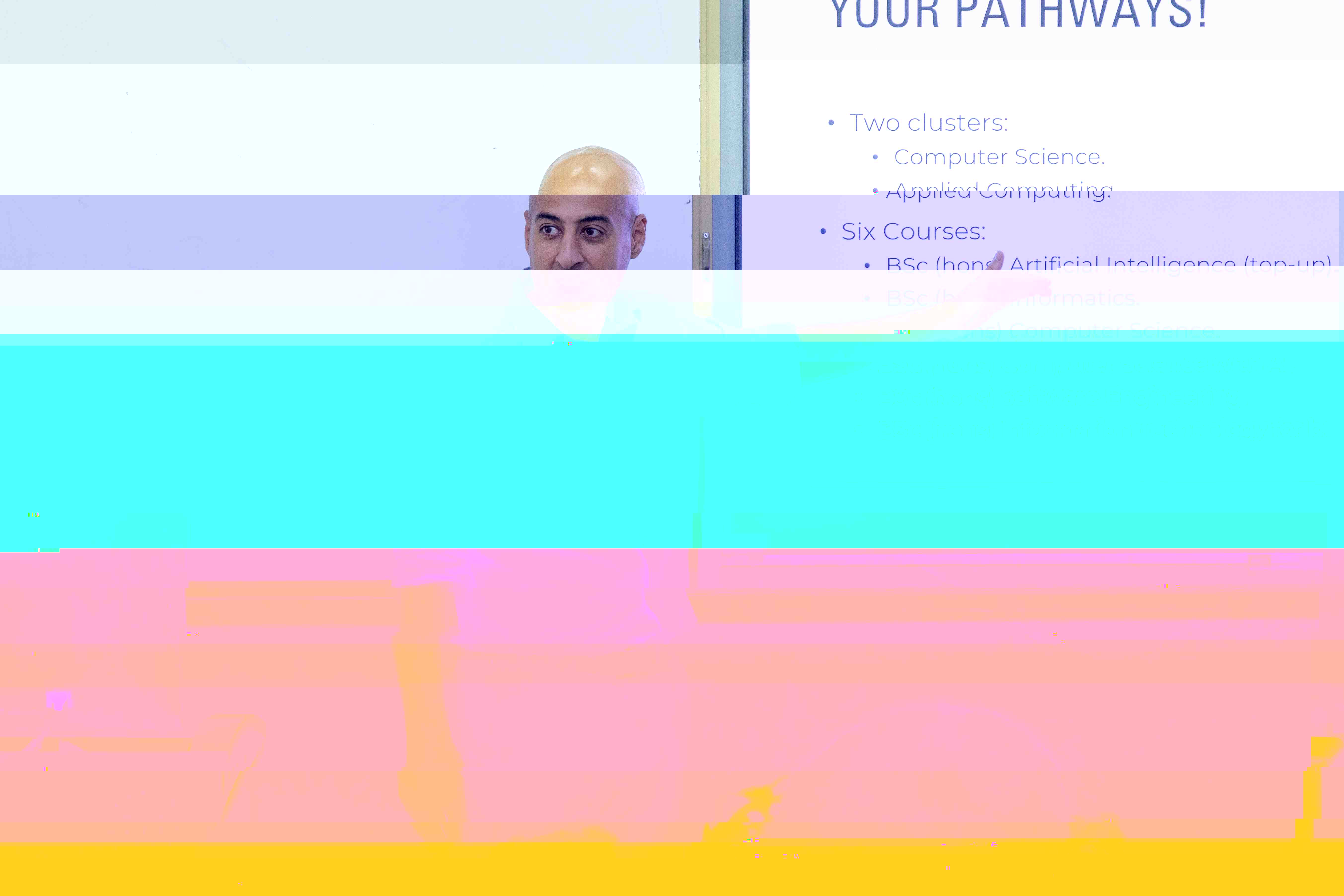 Dr. Reda Al Bodour為軟件工程(國際聯合培養)專業學生介紹考文垂大學課程設置.jpg