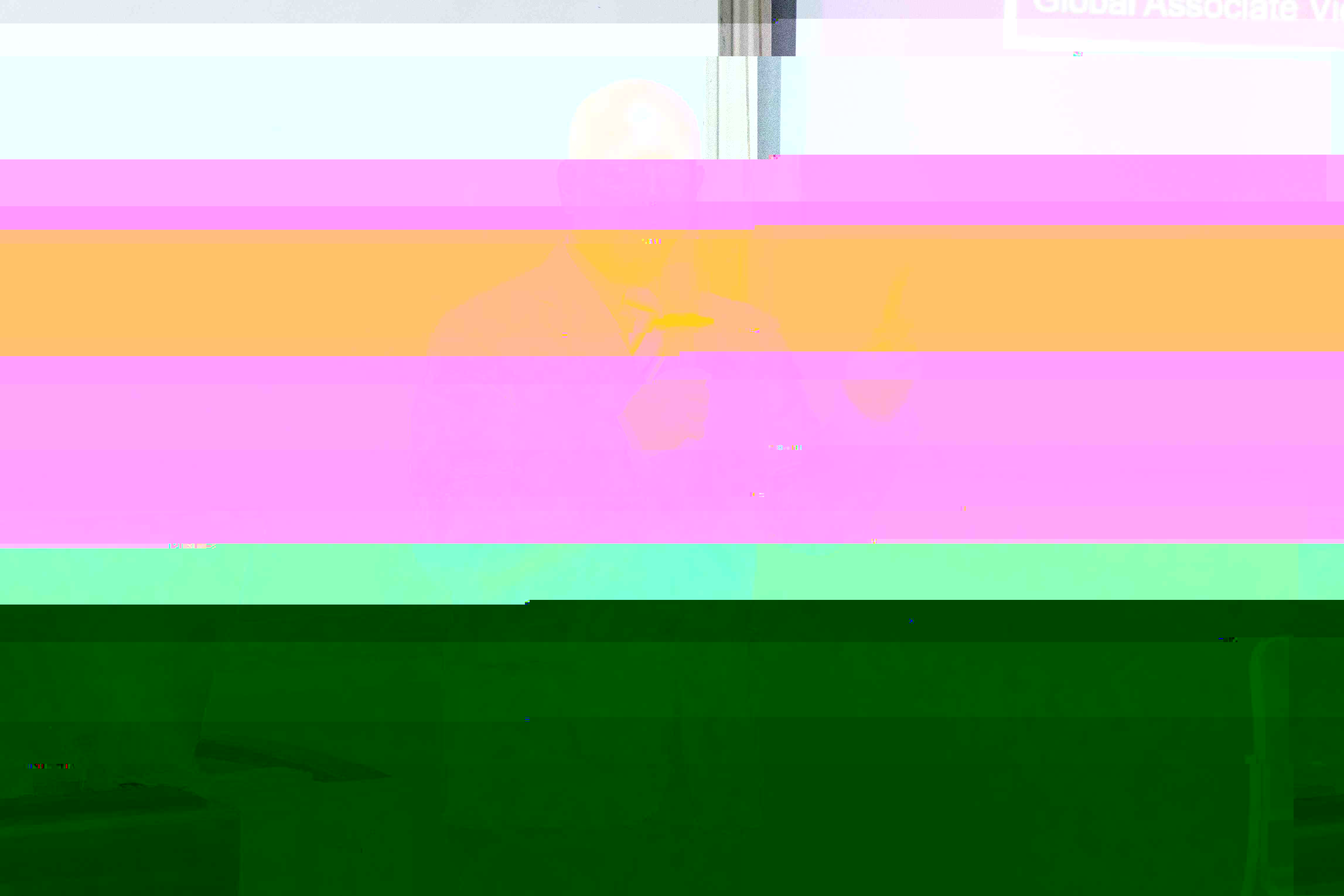 Simon Foster助理副校長介紹埃塞克斯大學辦學特色和學術優勢.jpg